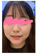 目元を隠した登録女性の写真