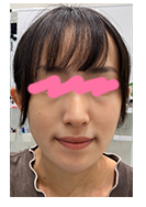 目元を隠した登録女性の写真